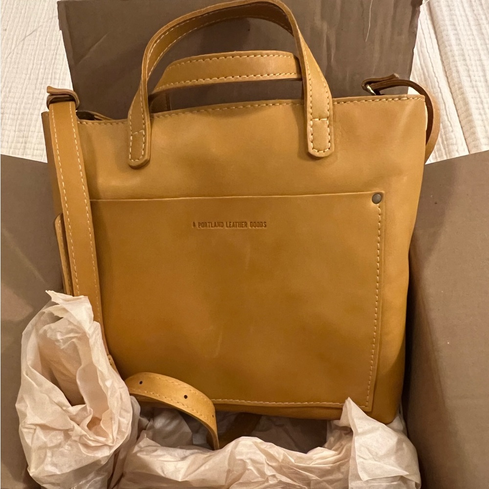 Portland Leather Goods Medium Crossbody Tote Sunflower, brand new, never used